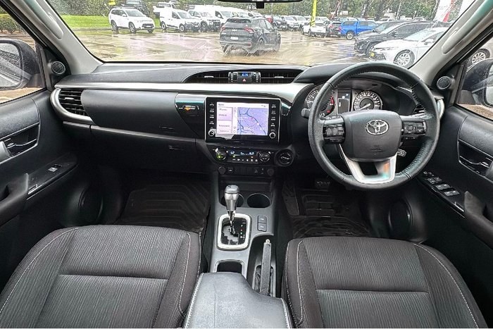 2023 Toyota Hilux SR5