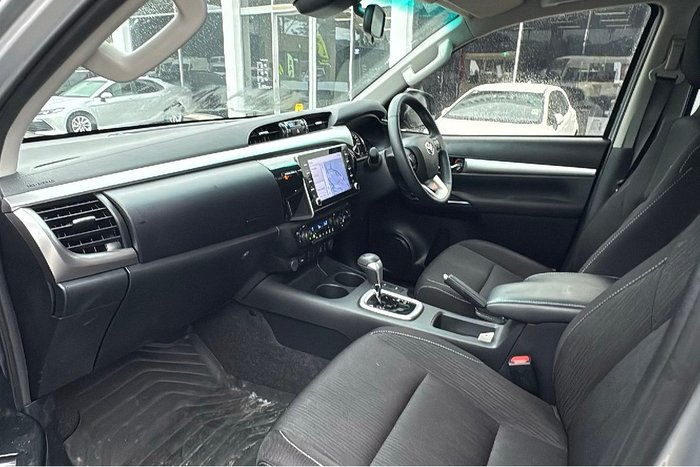 2023 Toyota Hilux SR5