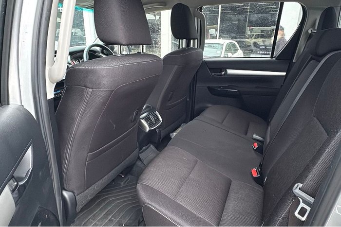 2023 Toyota Hilux SR5
