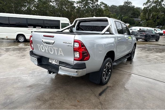 2023 Toyota Hilux SR5