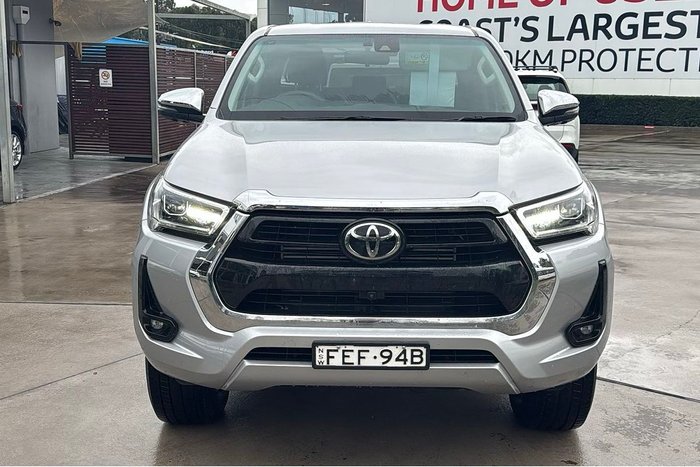 2023 Toyota Hilux SR5