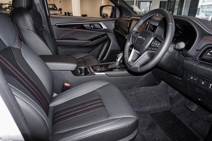 2025 Isuzu MU-X X-TERRAIN