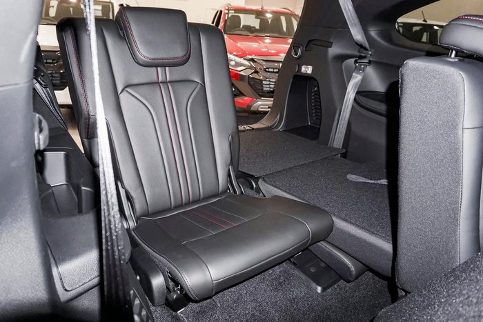 2025 Isuzu MU-X X-TERRAIN
