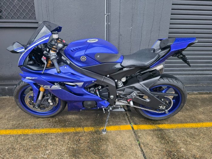 2017 Yamaha YZF-R6 BLUE