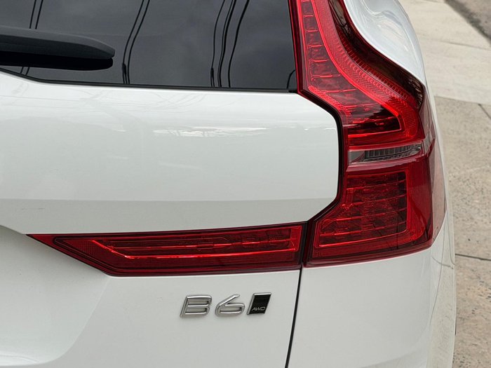 2021 Volvo XC60 B6 R-Design