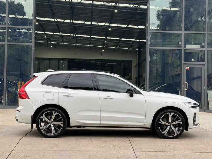 2021 Volvo XC60 B6 R-Design