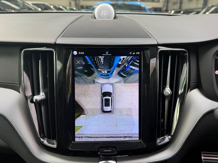 2021 Volvo XC60 B6 R-Design
