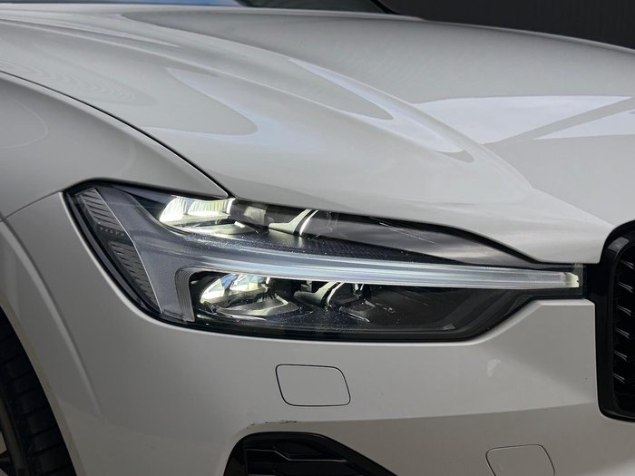 2021 Volvo XC60 B6 R-Design