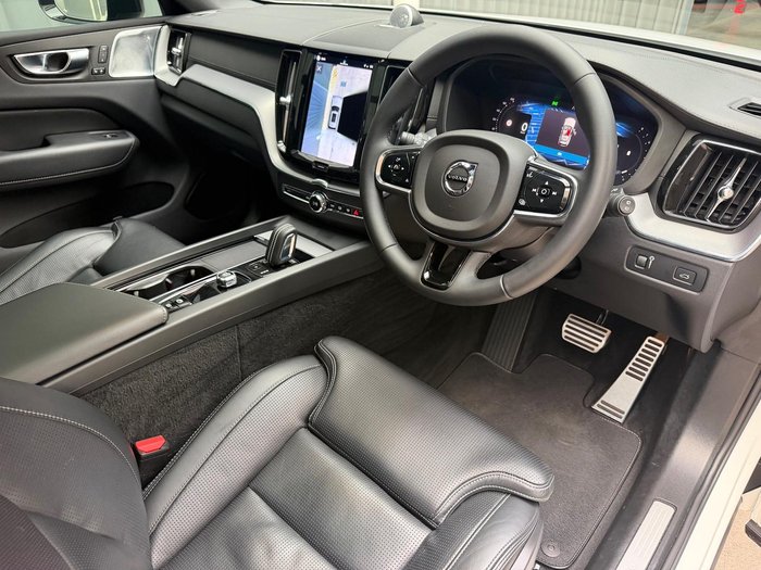 2021 Volvo XC60 B6 R-Design