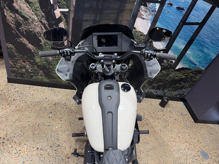2023 Harley-Davidson Low Rider ST 117 (FXLRST) Softail White