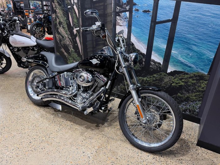 2010 Harley-Davidson Softail Custom 1584 (FXSTC) Softail Black