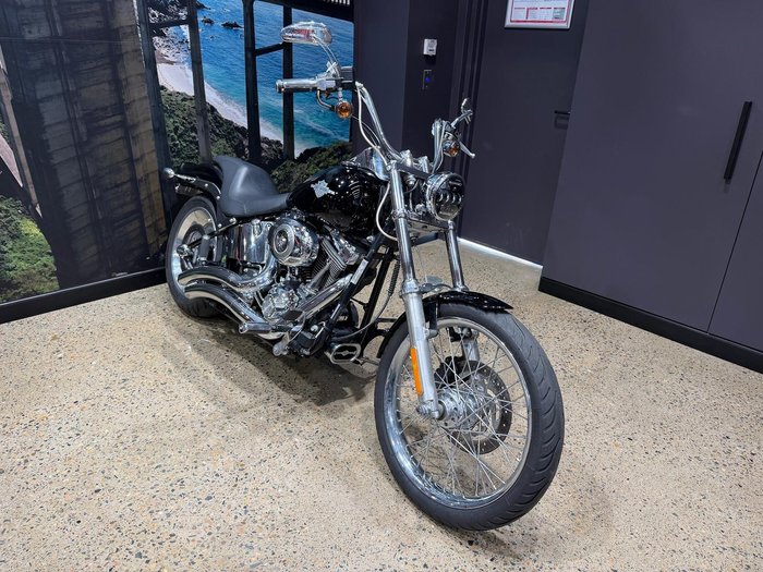 2010 Harley-Davidson Softail Custom 1584 (FXSTC) Softail Black