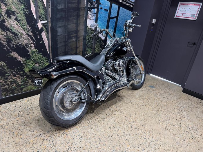 2010 Harley-Davidson Softail Custom 1584 (FXSTC) Softail Black
