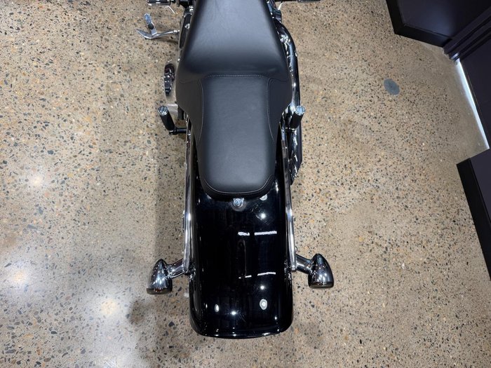 2010 Harley-Davidson Softail Custom 1584 (FXSTC) Softail Black