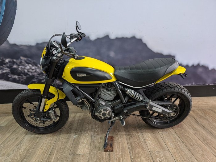 2016 DUCATI SCRAMBLER ICON YELLOW