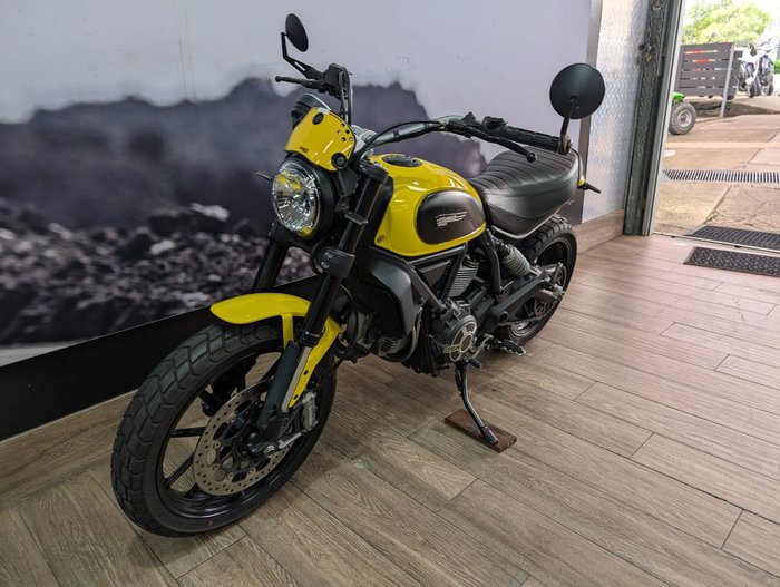 2016 DUCATI SCRAMBLER ICON YELLOW