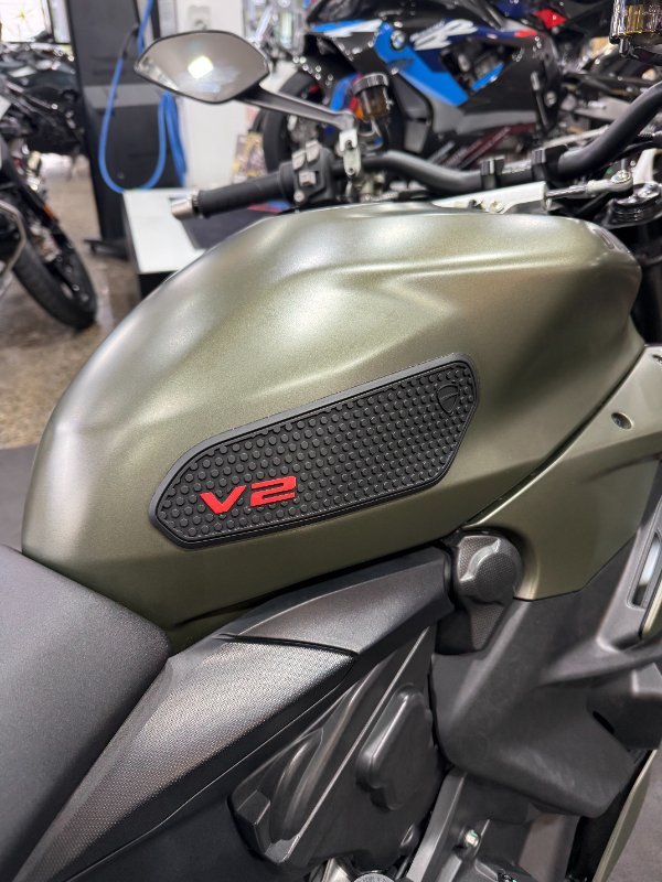 2024 DUCATI STREETFIGHTER V2 Green