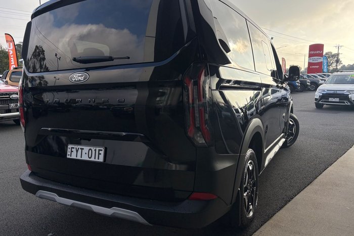 2025 Ford Tourneo Active