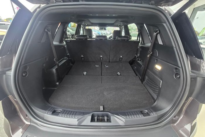 2025 Ford Everest Platinum