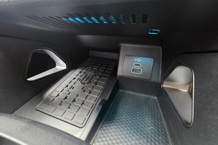 2025 Ford Everest Platinum