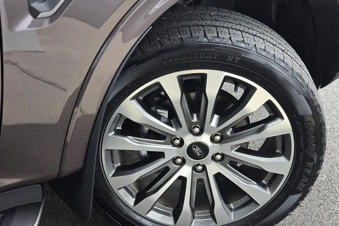 2025 Ford Everest Platinum
