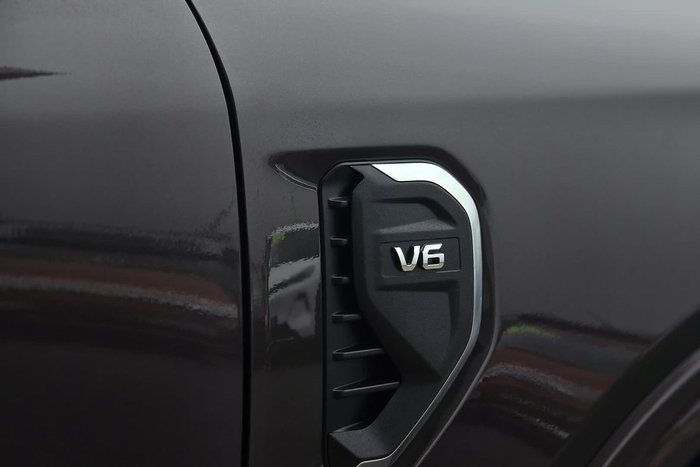 2025 Ford Everest Platinum