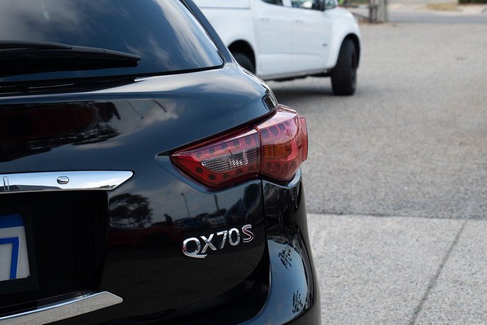 2015 INFINITI QX70 S Premium