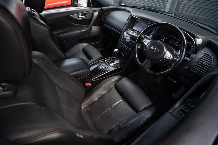 2015 INFINITI QX70 S Premium