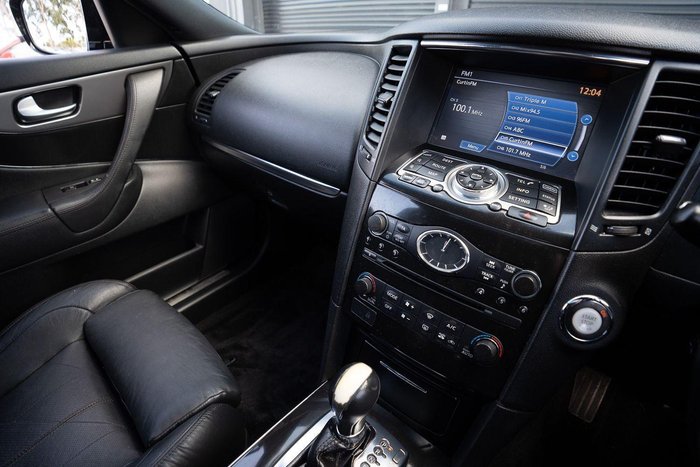 2015 INFINITI QX70 S Premium