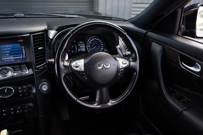 2015 INFINITI QX70 S Premium
