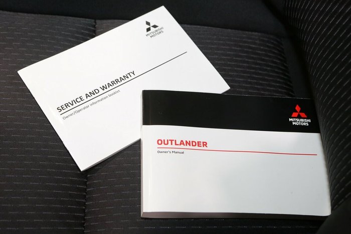 2025 Mitsubishi Outlander LS