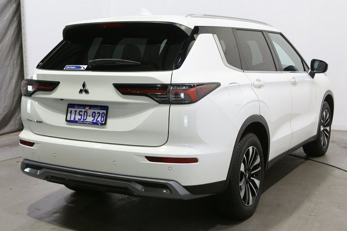 2025 Mitsubishi Outlander LS