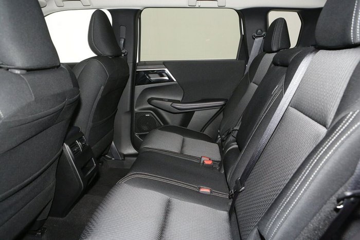 2025 Mitsubishi Outlander LS