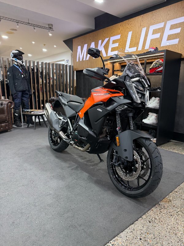 2026 Ktm 1390 SUPER ADVENTURE S Orange
