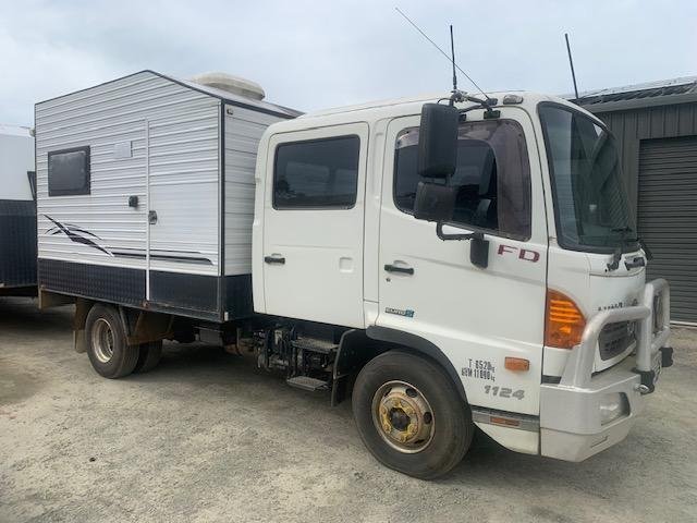 2015 Hino Fd 1124 Flat Top & Aircon Living Room