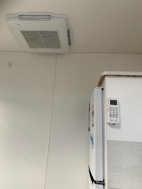 2015 Hino Fd 1124 Flat Top & Aircon Living Room