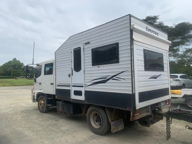 2015 Hino Fd 1124 Flat Top & Aircon Living Room