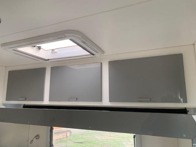 2015 Hino Fd 1124 Flat Top & Aircon Living Room