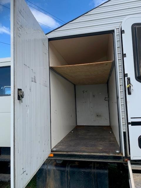 2015 Hino Fd 1124 Flat Top & Aircon Living Room