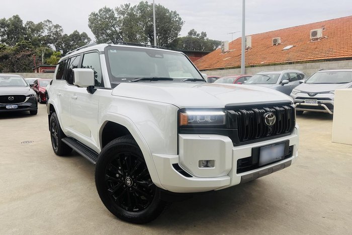 2025 Toyota Landcruiser Prado
