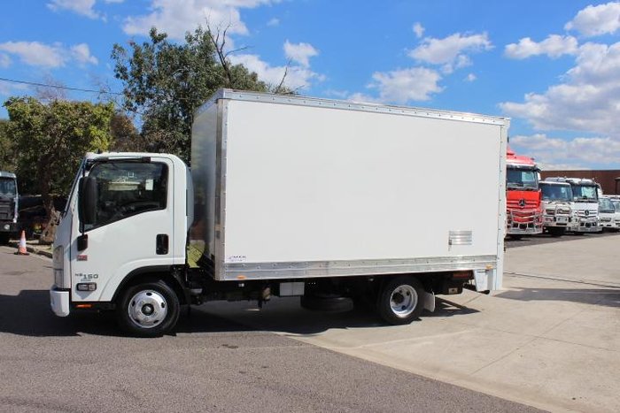 2023 Isuzu N Series NNR 45-150 Vanpack WHITE