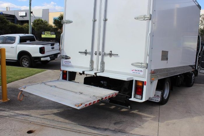 2023 Isuzu N Series NNR 45-150 Vanpack WHITE