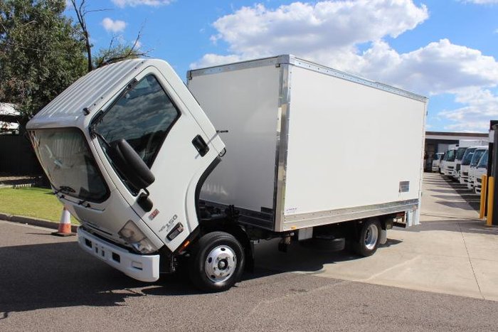 2023 Isuzu N Series NNR 45-150 Vanpack WHITE