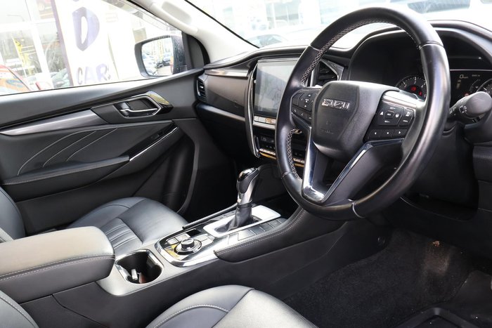 2022 Isuzu MU-X LS-T