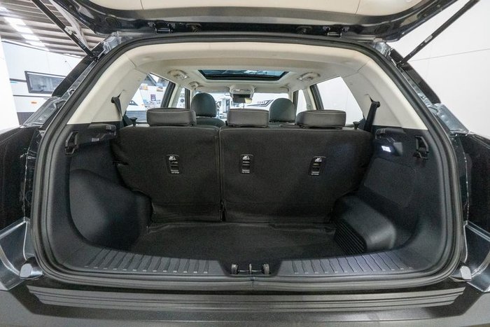 2025 Mahindra XUV3XO AX7L