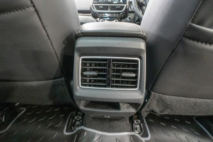 2025 Mahindra XUV3XO AX7L