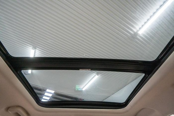 2025 Mahindra XUV3XO AX7L