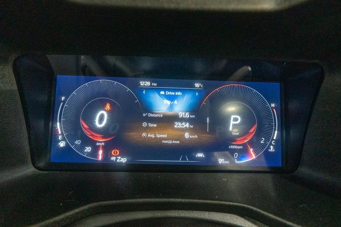 2025 Mahindra XUV3XO AX7L