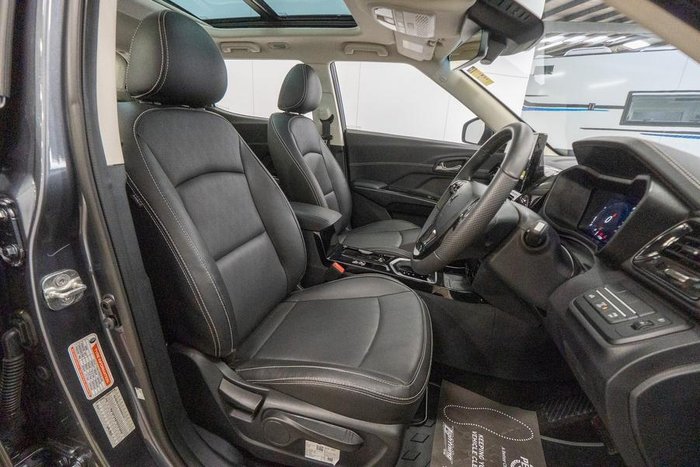 2025 Mahindra XUV3XO AX7L