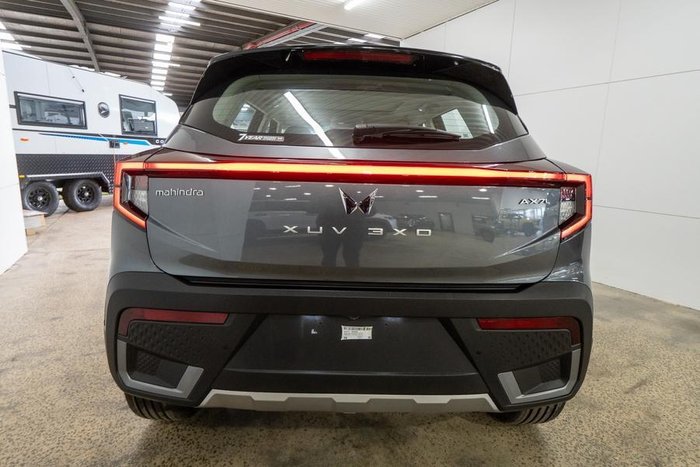 2025 Mahindra XUV3XO AX7L